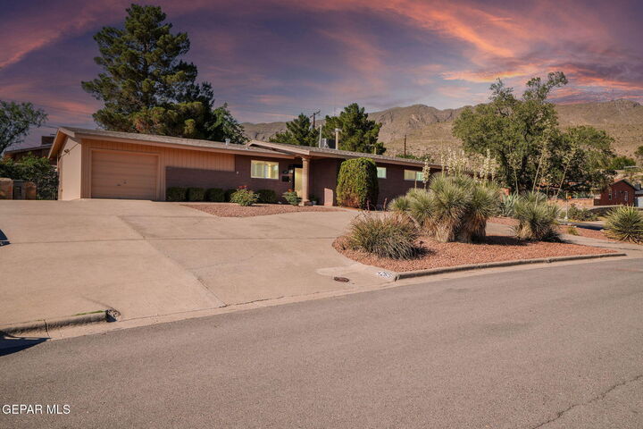 Property Photo: 4265 Hampshire Lane TX 79902