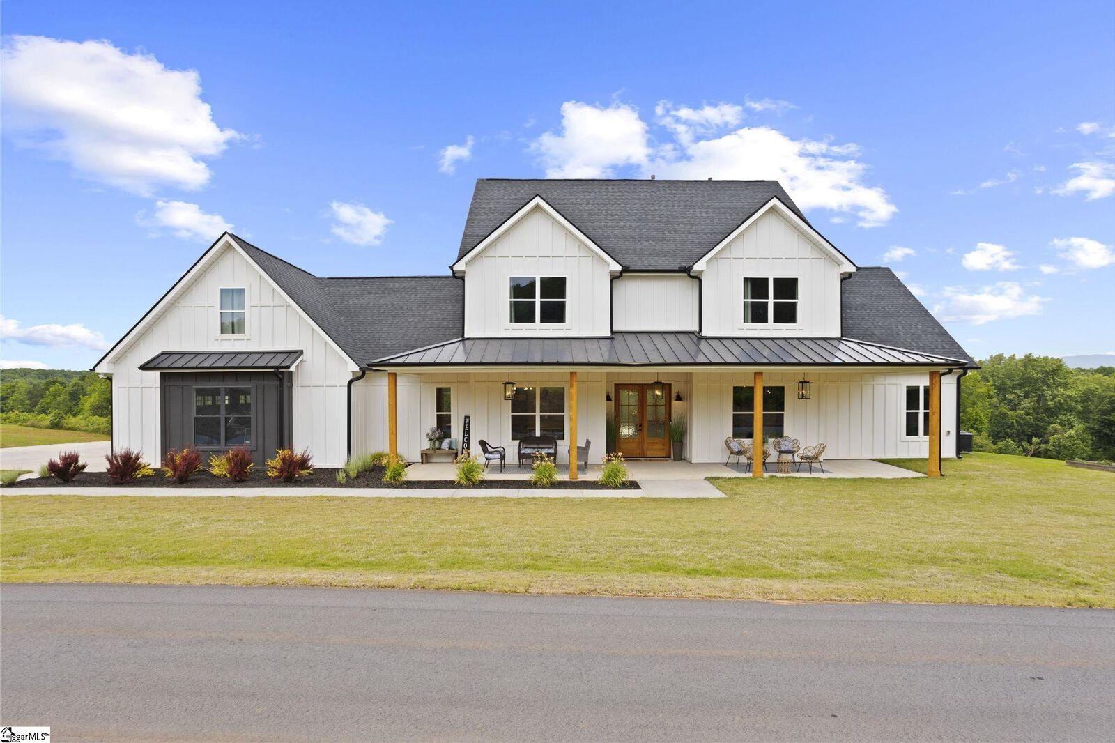 Property Photo: 6850 Mountain View Road SC 28687