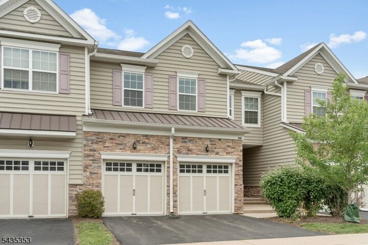Property Photo:  84 Autumn Ln  NJ 08558 