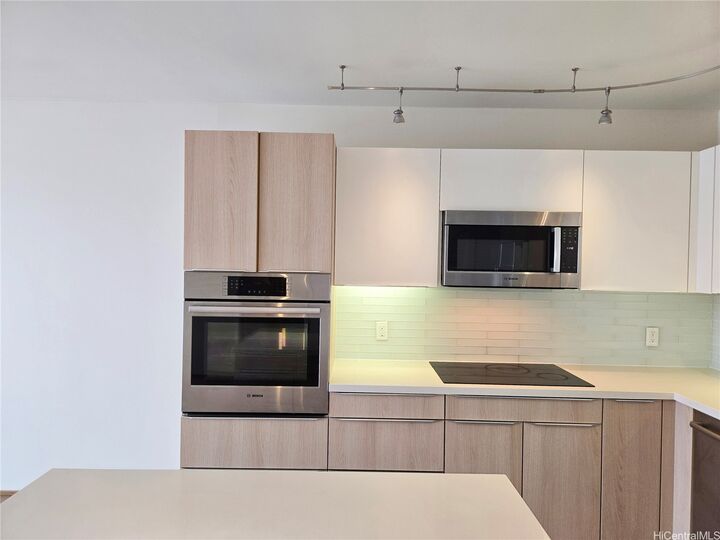 Property Photo:  888 Kapiolani Boulevard 4112  HI 96813 