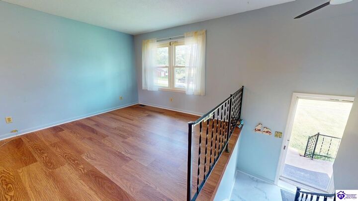 Property Photo: 821 W Crocus Drive KY 40160