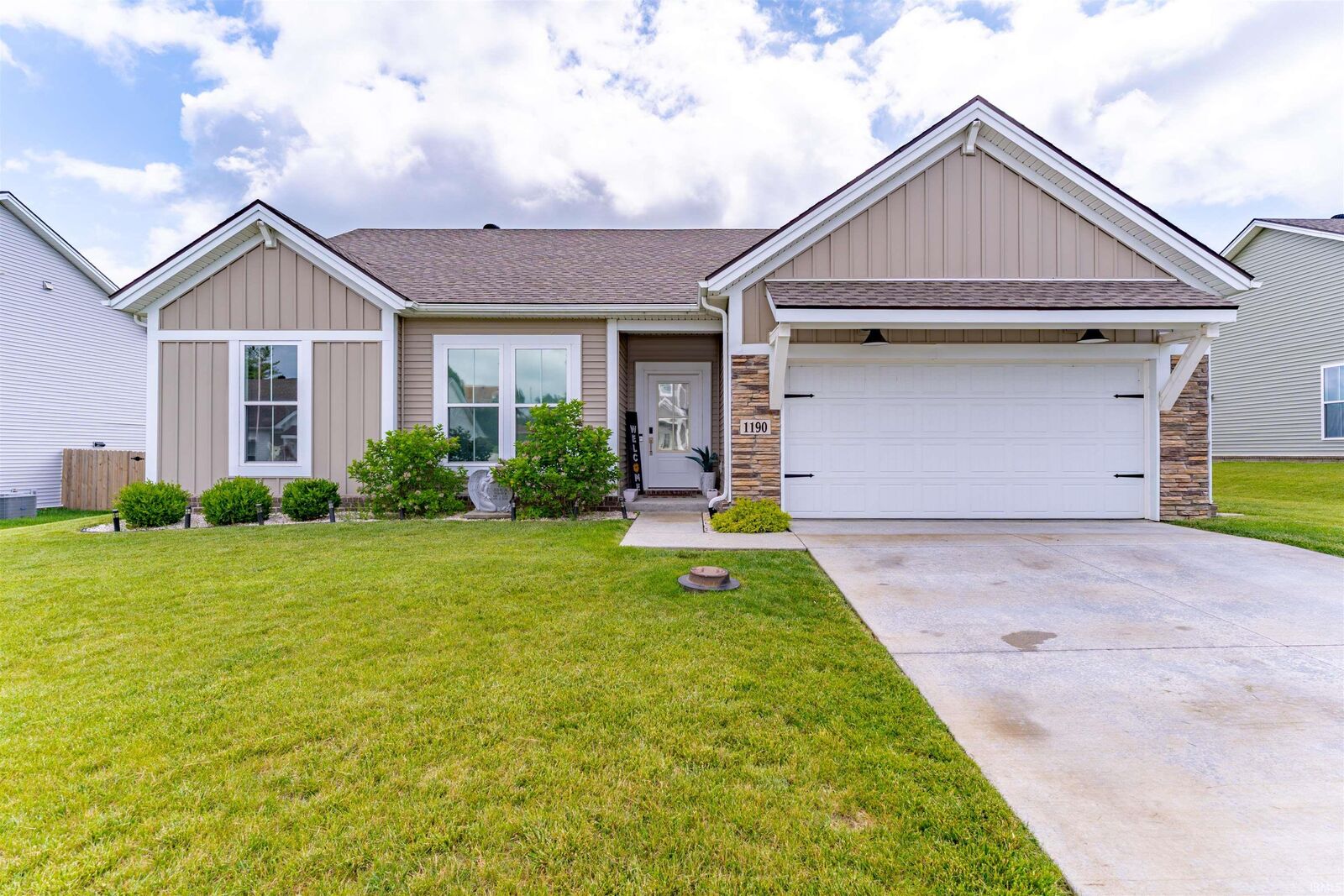 Property Photo:  1190 Helen Court  IN 47601 