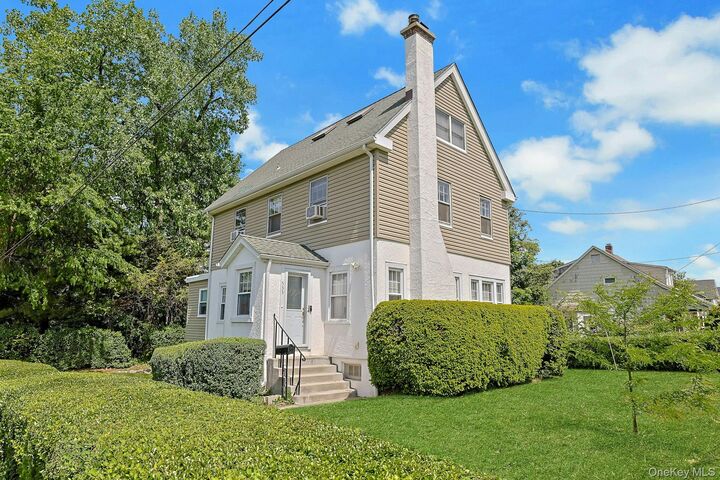 Property Photo:  533 Manhattan Avenue  NY 10594 