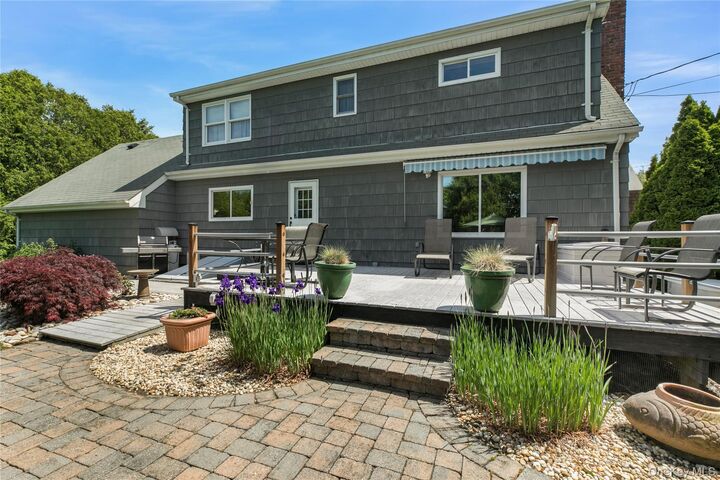 Property Photo:  450 Maple Lane  NY 11944 