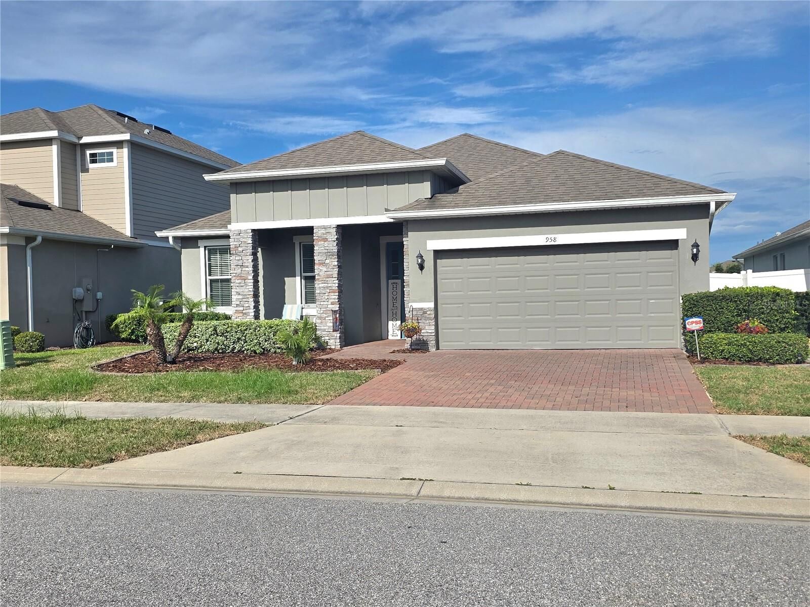 Property Photo:  958 Compass Landing Drive  FL 32763 