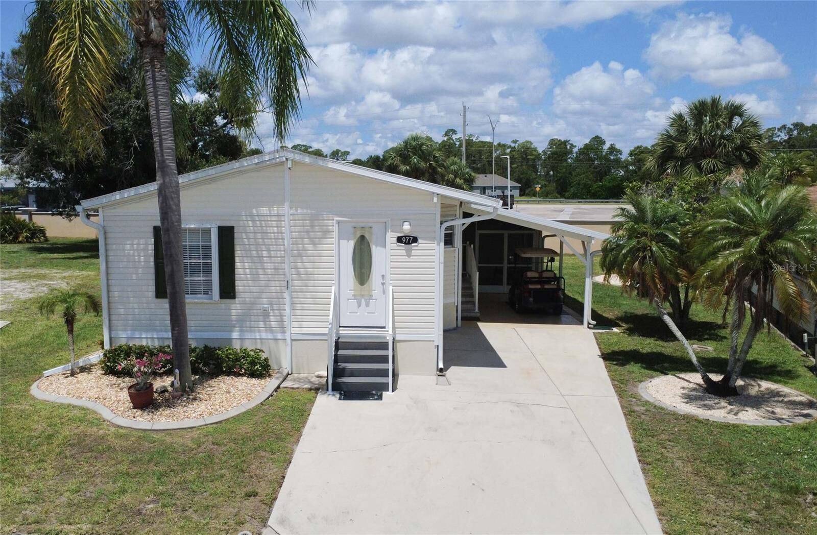 Property Photo:  2100 Kings Highway 977  FL 33980 