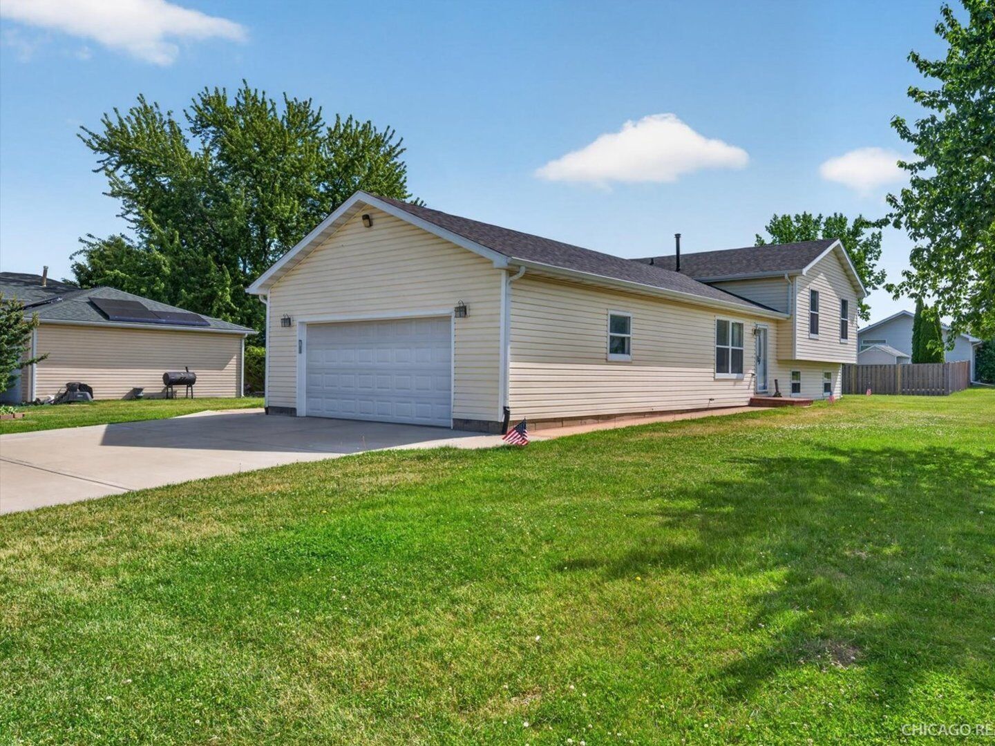 Property Photo:  909 Northfield Avenue  IL 60033 