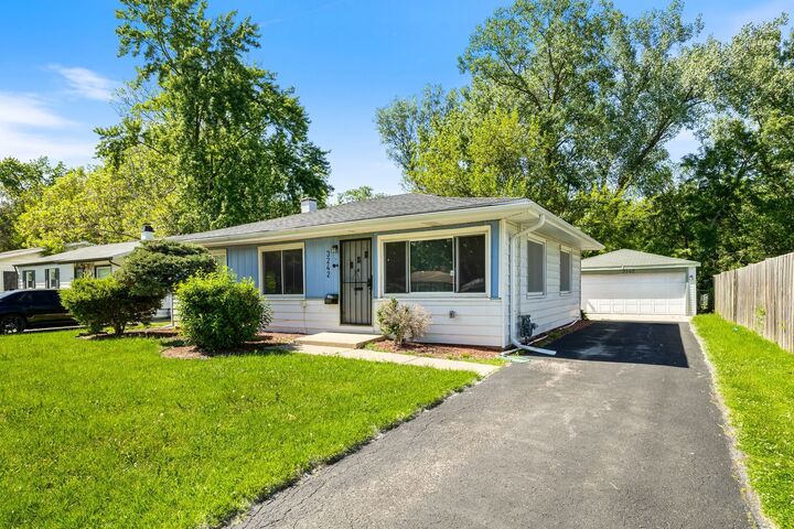 Property Photo:  3242 Roesner Drive  IL 60428 