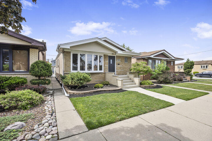 Property Photo:  7055 W 64th Street  IL 60638 