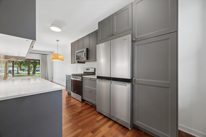 Property Photo:  1239 Tennyson Lane  IL 60540 