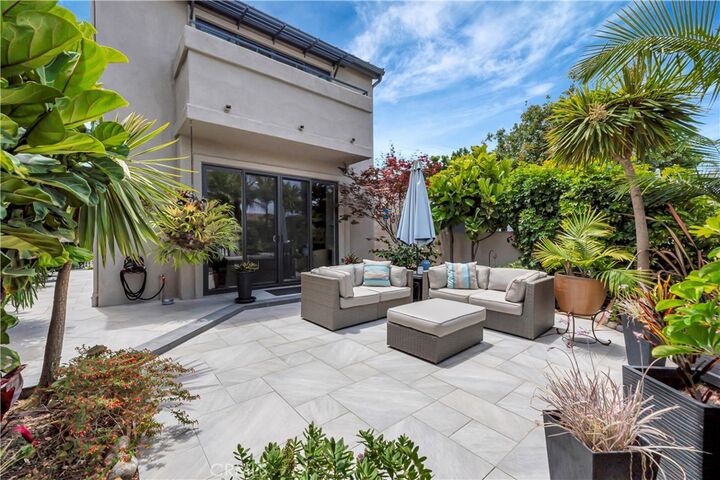 Property Photo:  212 Hartford Avenue  CA 92648 