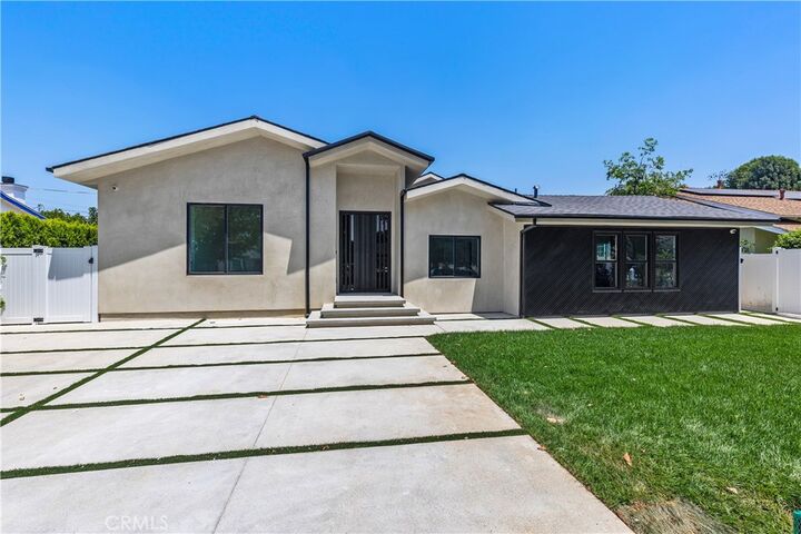 Property Photo:  19041 Schoenborn  CA 91324 