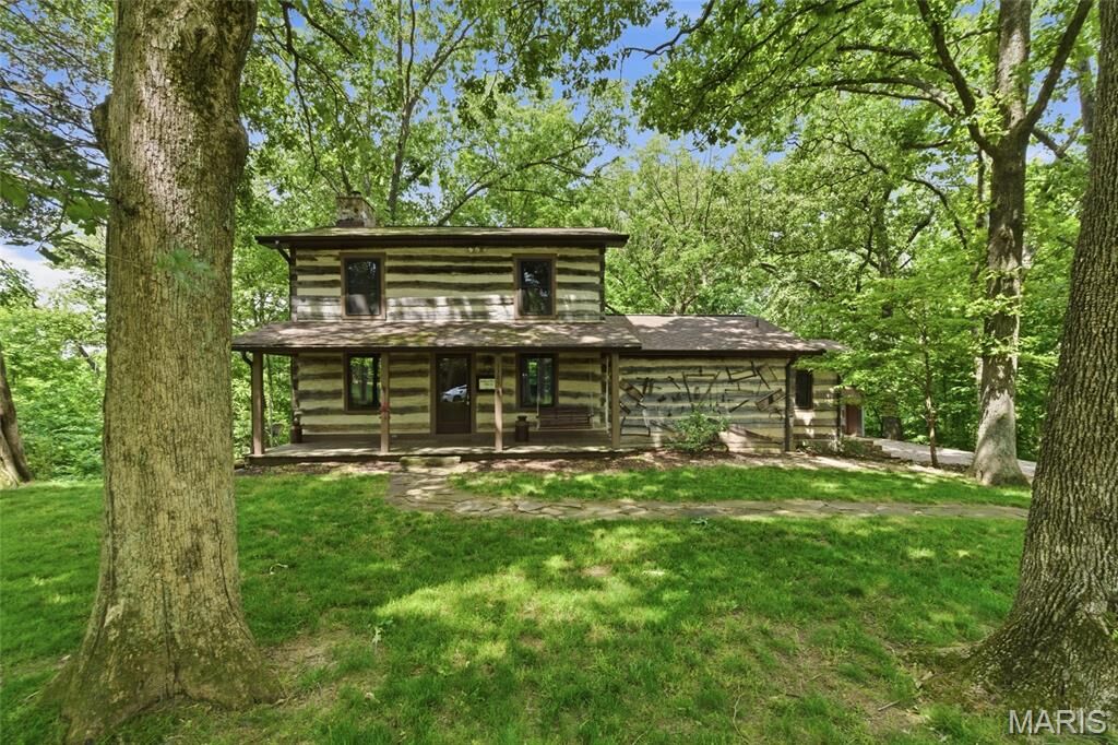 Property Photo:  1305 Hanover Street  IL 62256 