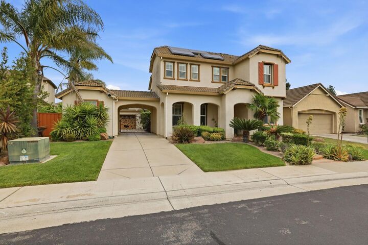 Property Photo:  10413 Danichris Way  CA 95757 