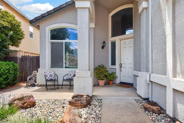 Property Photo: 10228 Jenny Lynn Way CA 95757