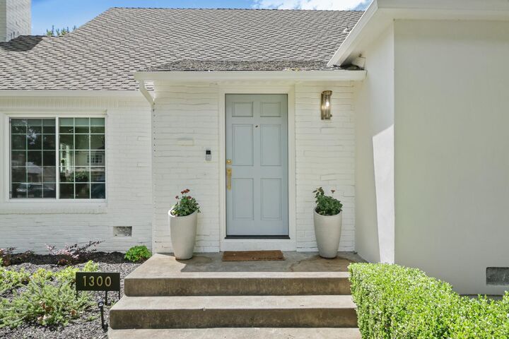Property Photo: 1300 Swanston Drive CA 95818