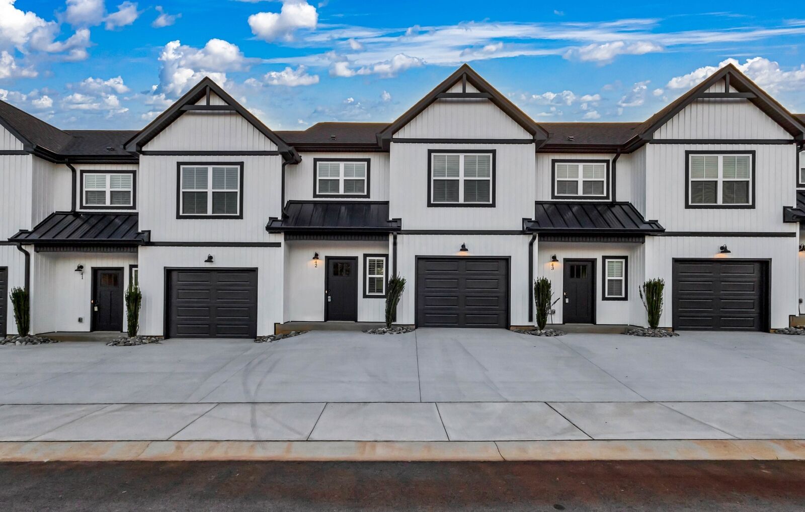 Property Photo:  166 Sango Dr Bldg 6 48  TN 37043 
