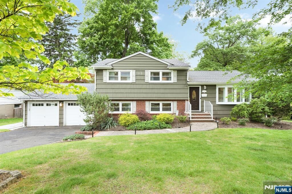 Property Photo: 73 Seminole NJ 07470
