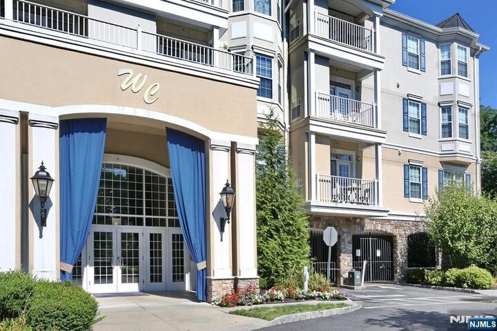 Property Photo:  175 Rochelle Avenue 321  NJ 07662 
