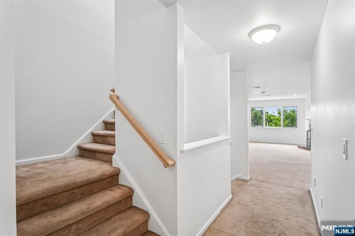 Property Photo:  304 Heights Drive 3  NJ 07508 