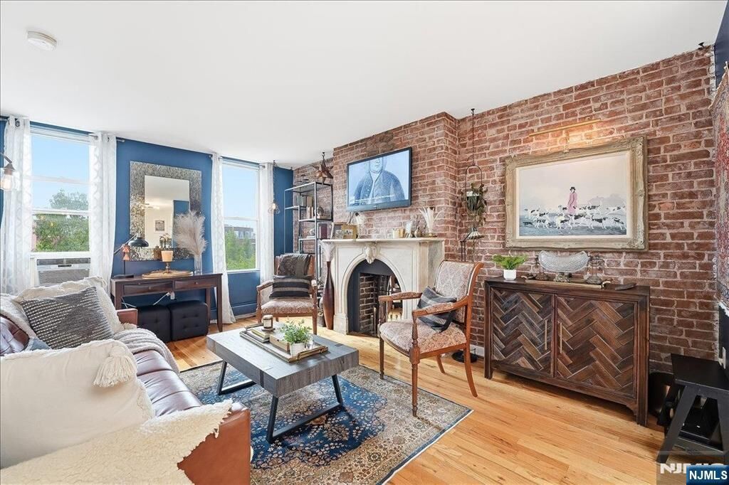 Property Photo:  77 Garden Street 5  NJ 07030 