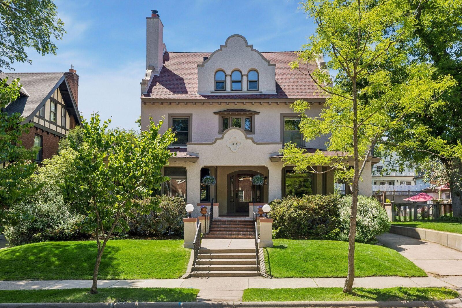 Property Photo:  1918 Humboldt Avenue S  MN 55403 