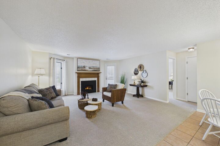 Property Photo:  760 County Road F W 702  MN 55126 