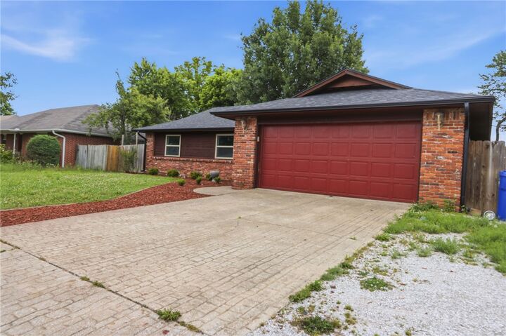 Property Photo:  1815 K Street  AR 72756 
