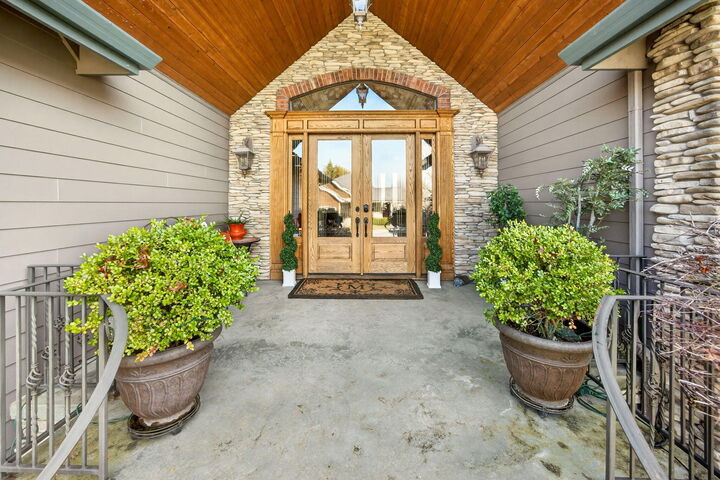 Property Photo:  197 Whispering Drive  OR 97527 