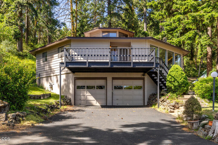 Property Photo:  1885 Lakeshore Drive  OR 97601 