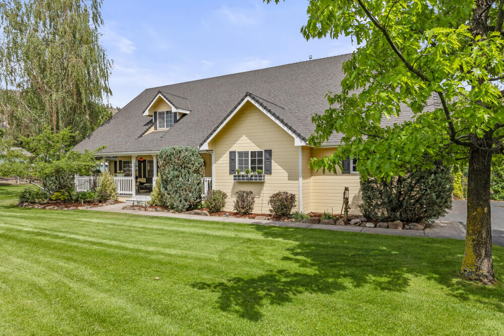 Property Photo:  3619 Plum Bush  OR 97603 