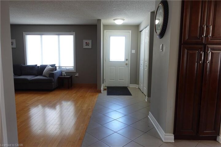 Property Photo:  21 Maitland Drive  ON L4M 5W1 