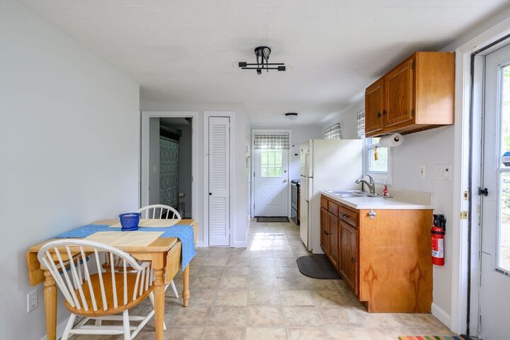 Property Photo:  13 Coach House Ln  MA 02660 