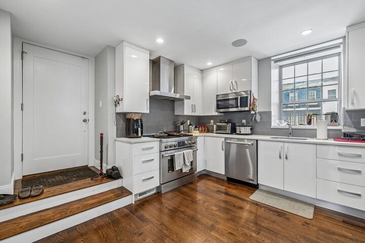 Property Photo:  225 Dorchester Street 27  MA 02127 