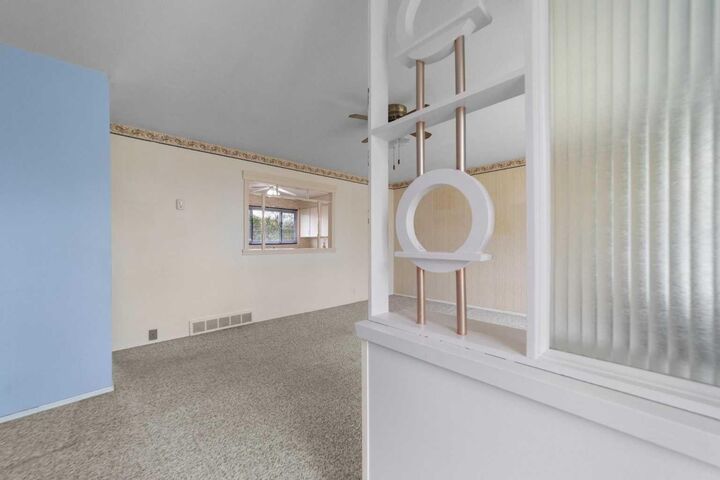 Property Photo:  5805 48A Avenue  AB T4V 0L4 
