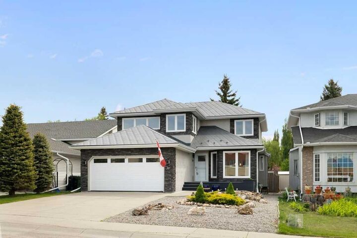 Property Photo: 439 Douglas Woods Drive SE AB T2Z 2H1