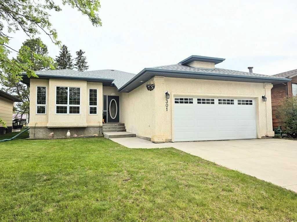 Property Photo:  301 3 Avenue NE  AB T0G 2A2 