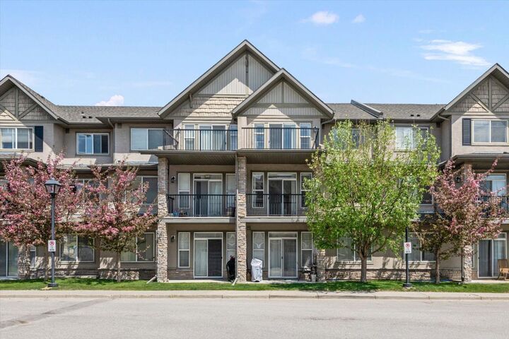 Property Photo:  211 Aspen Stone Boulevard SW 1210  AB T3H 0K1 