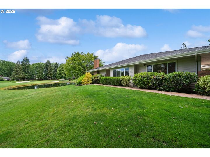 Property Photo: 7177 SW Lake Bluff Ct OR 97070