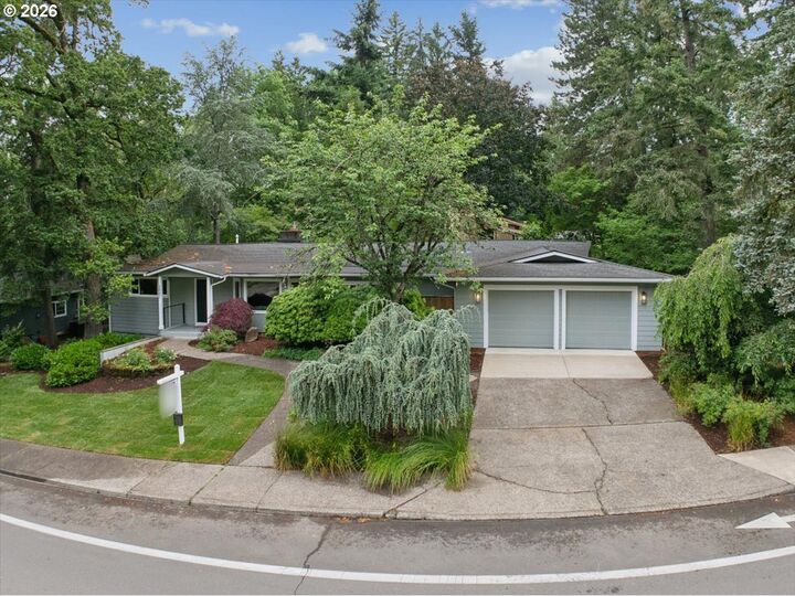 Property Photo: 2001 Greentree Rd OR 97034