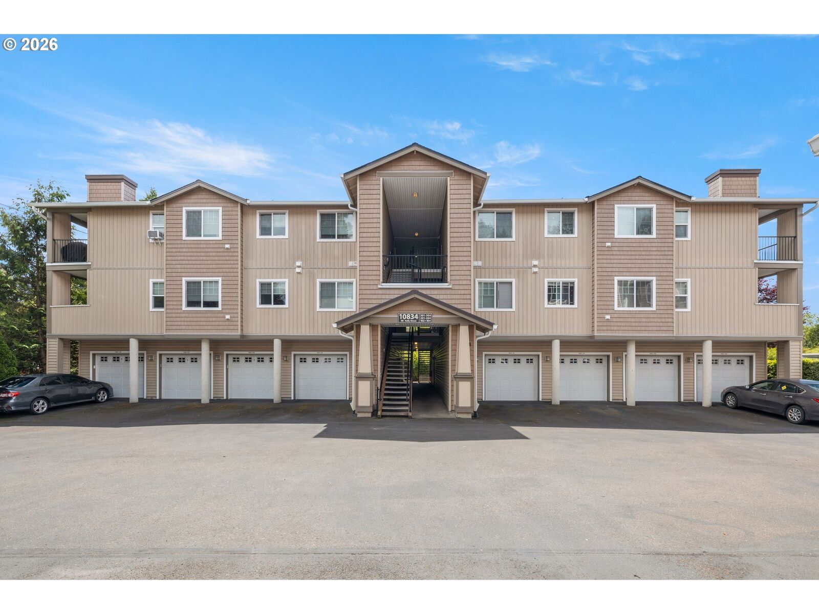 Property Photo: 10834 NE Holly St OR 97006