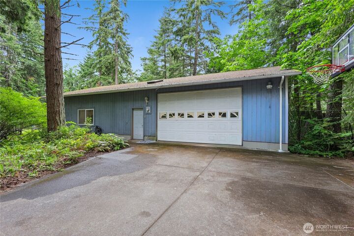 Property Photo:  19214  Patterson Road E  WA 98360 