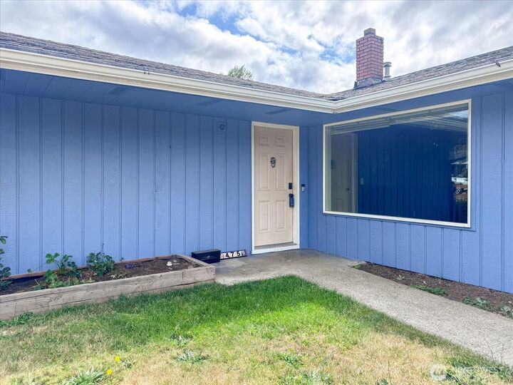 Property Photo:  475 SE Pasek Street  WA 98277 