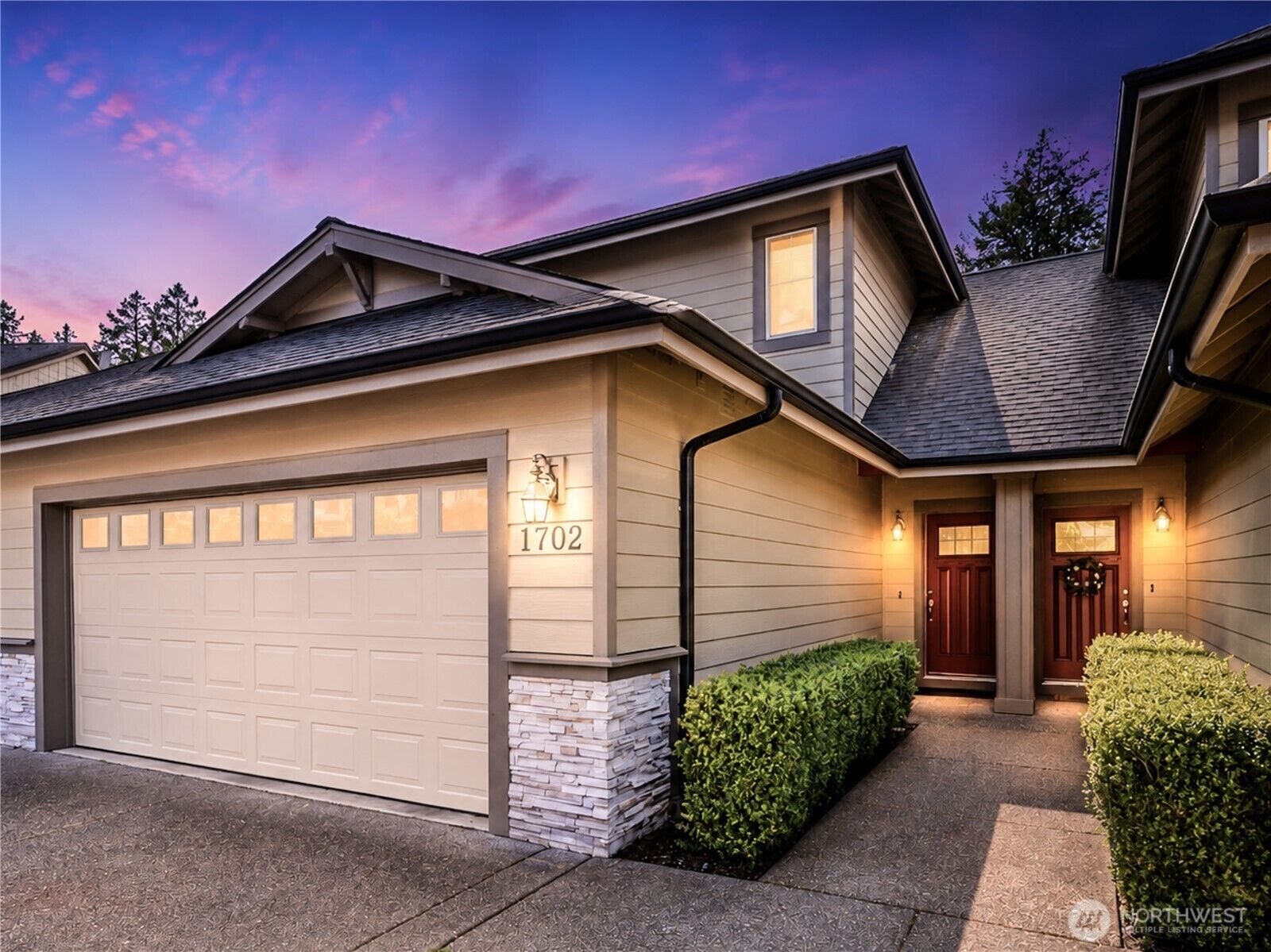 Property Photo: 13824 N Creek Drive 1702 WA 98012