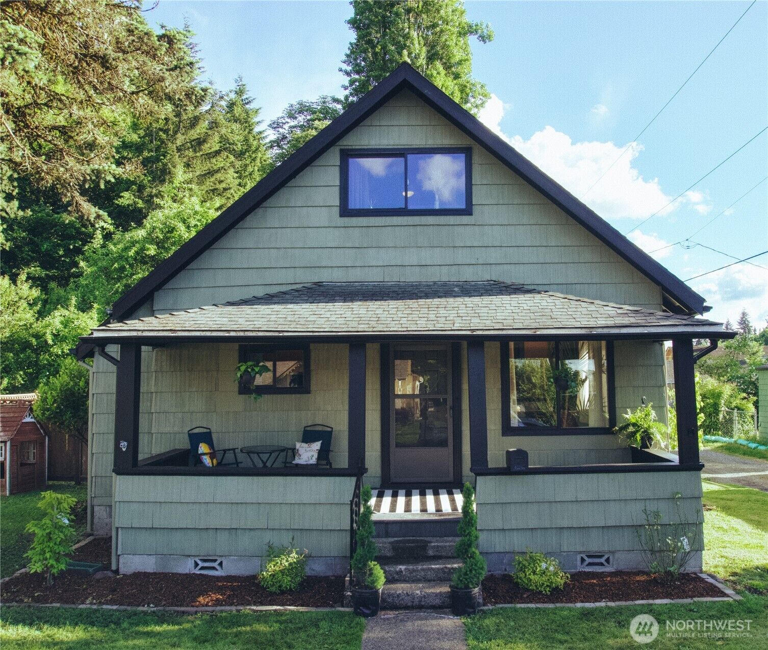 Property Photo:  512 E Pear Street  WA 98531 