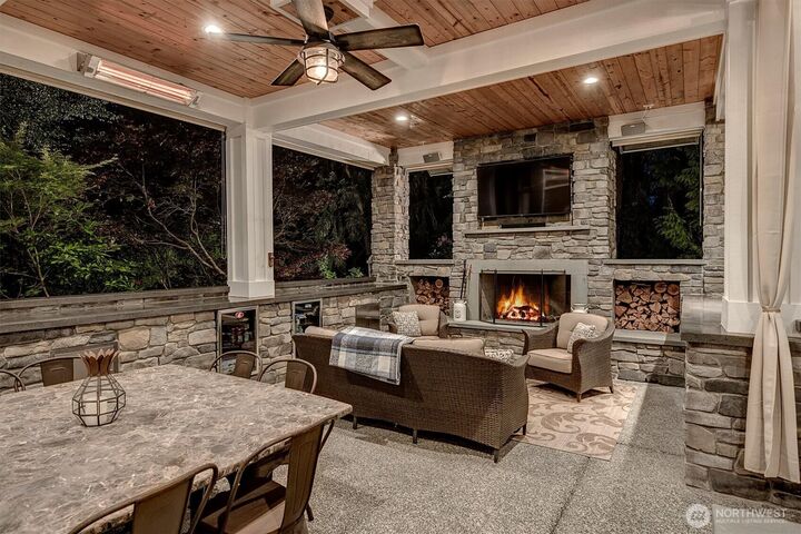 Property Photo:  14423 SE 89th Place  WA 98059 
