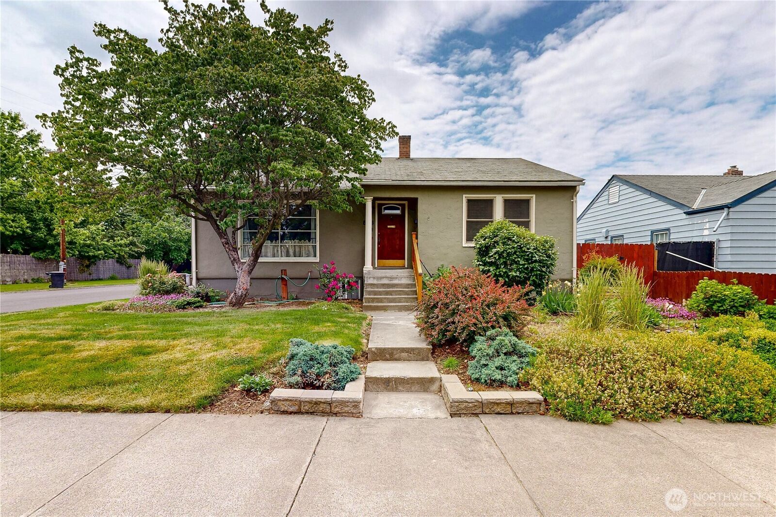 Property Photo: 558 Juniper Street WA 99362