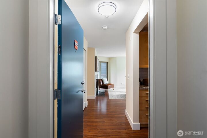 Property Photo:  711 E Denny Way 206  WA 98122 