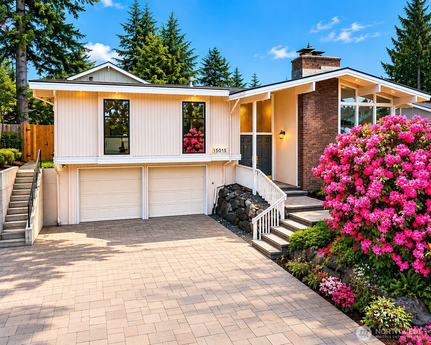 Property Photo:  15015 SE 46th Place  WA 98006 