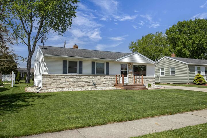 Property Photo: 802 Suburban Drive WI 54115